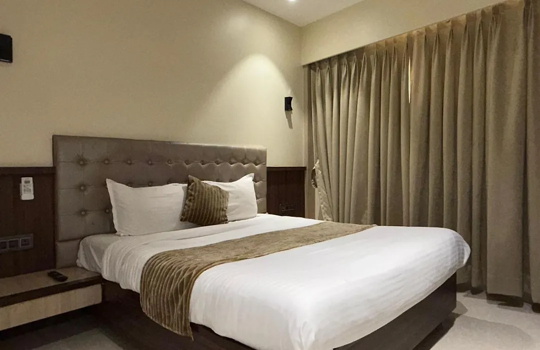 Hotel Golden Crown-1
