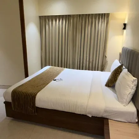 Hotel Golden Crown-2